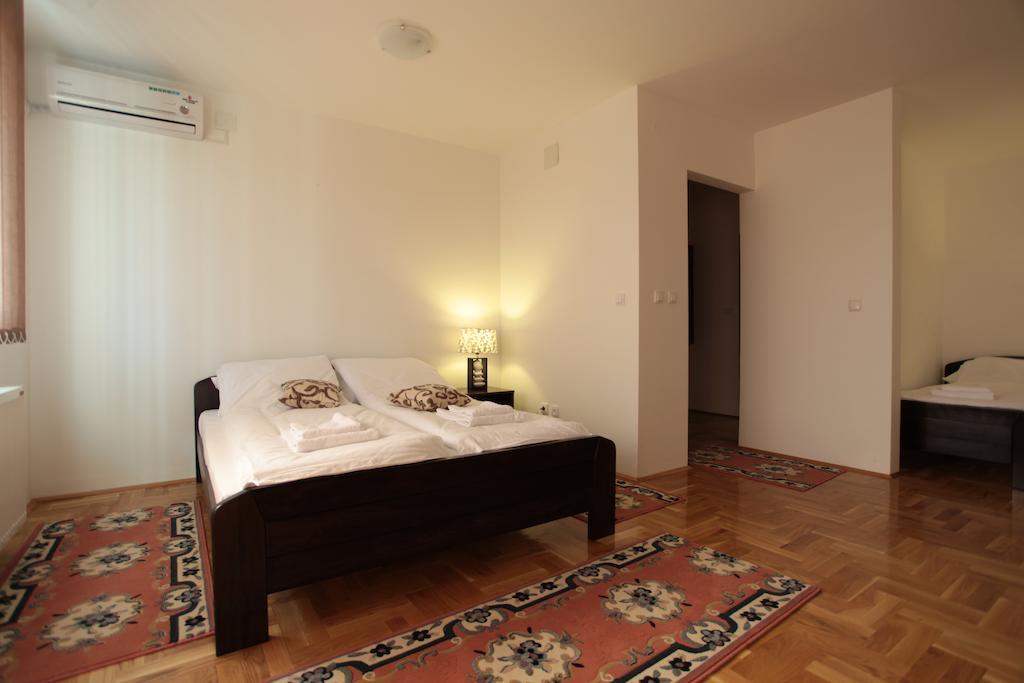 Hostel Royal Obrenovac  Rum bild