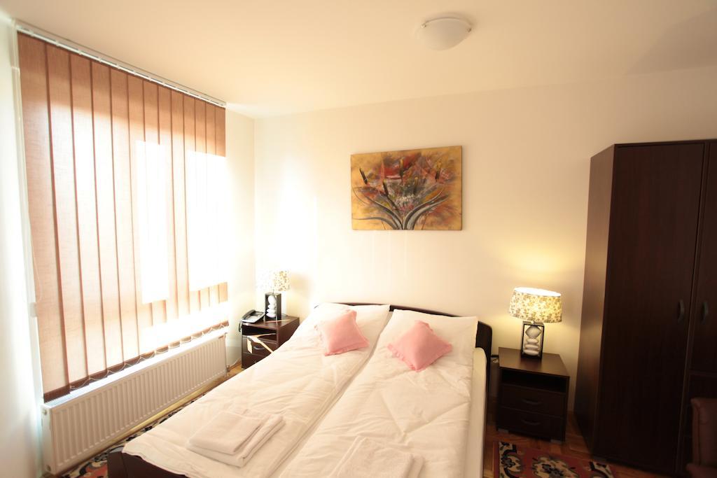 Hostel Royal Obrenovac  Rum bild